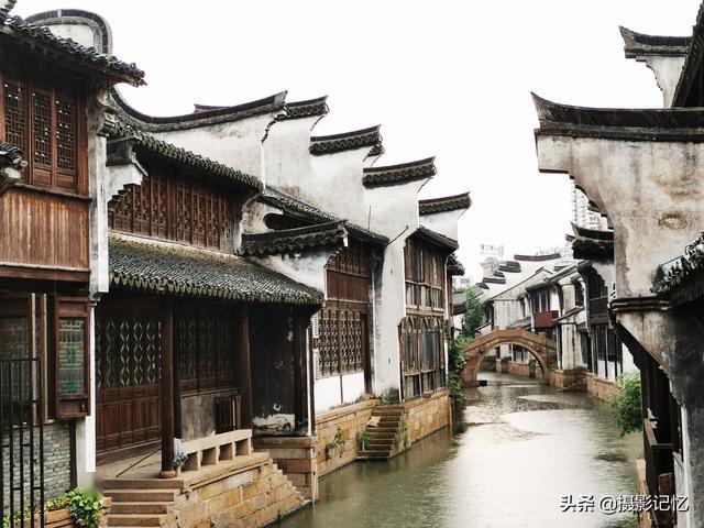 她用一生败光50亿家产，完美诠释了，什么叫“人死钱恰好花完”